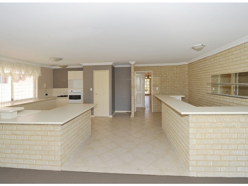 9 Condor Mews, Halls Head WA 6210