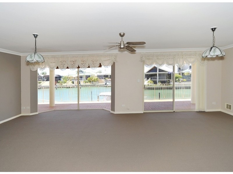 9 Condor Mews, Halls Head WA 6210