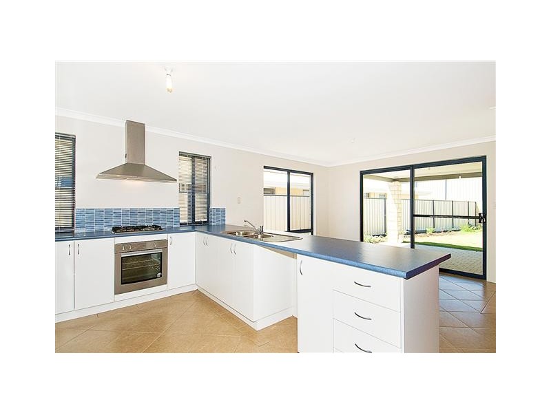 22 Kirkland Ave, Meadow Springs WA 6210