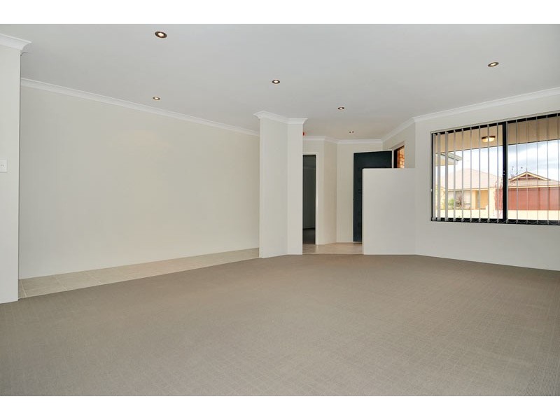 3 Moonbrook Way, Meadow Springs WA 6210