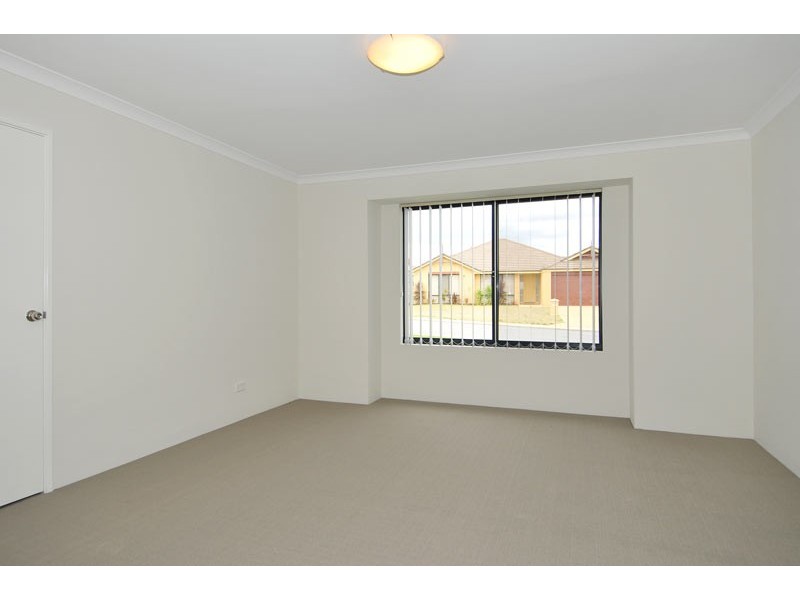 3 Moonbrook Way, Meadow Springs WA 6210