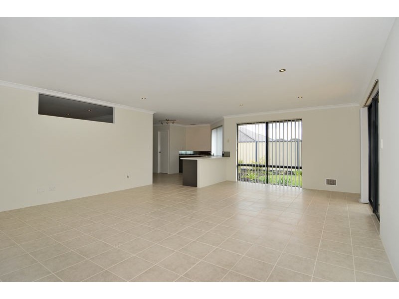 3 Moonbrook Way, Meadow Springs WA 6210