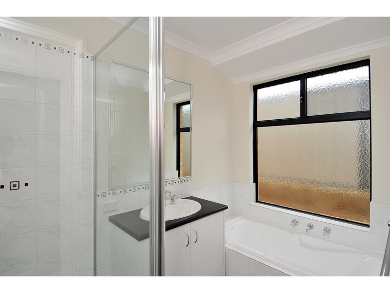 3 Moonbrook Way, Meadow Springs WA 6210