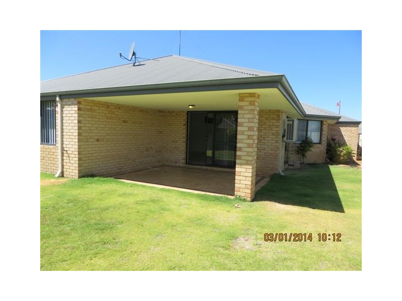 3 Moonbrook Way, Meadow Springs WA 6210