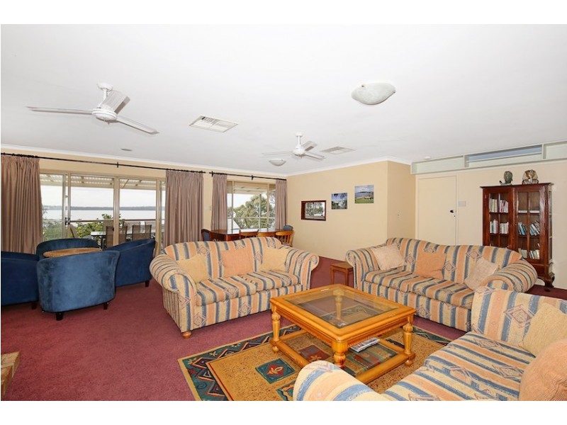 16 Estuary Heights Place, Bouvard WA 6211