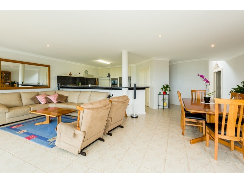 28 Ronsard Drive, San Remo WA 6210