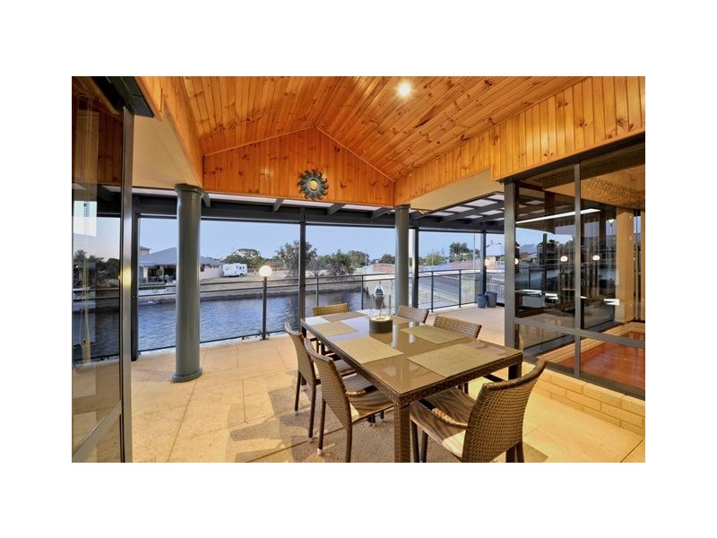 1 Ragamuffin Point, Halls Head WA 6210
