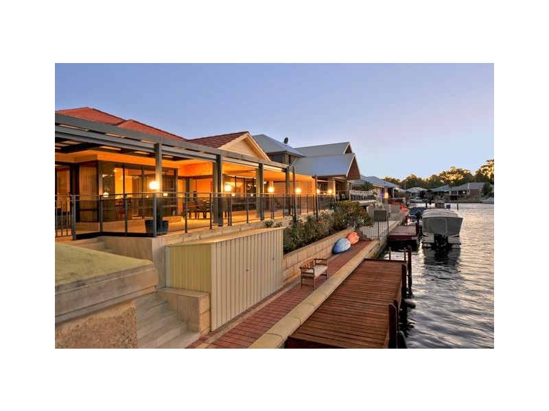 1 Ragamuffin Point, Halls Head WA 6210