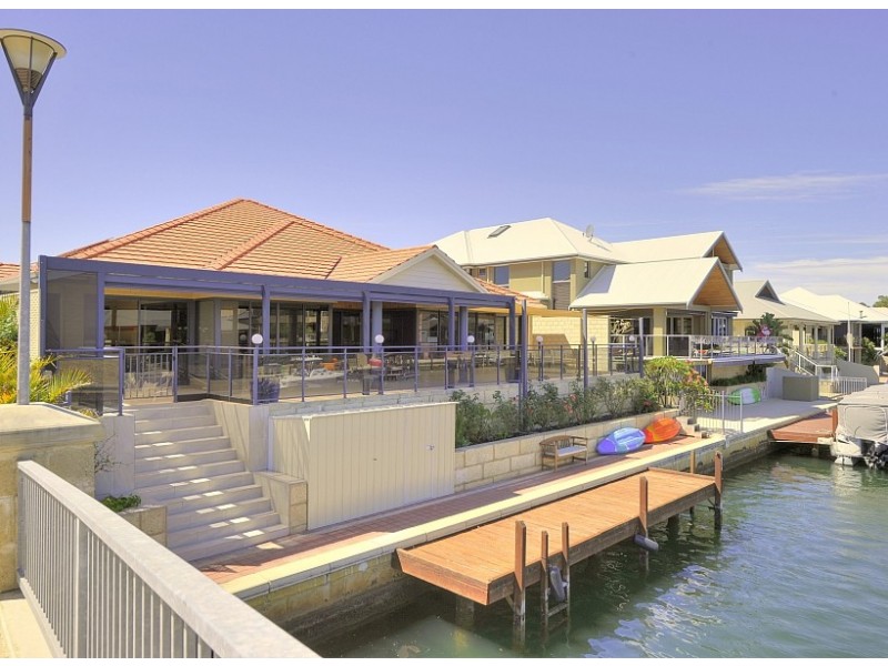 1 Ragamuffin Point, Halls Head WA 6210