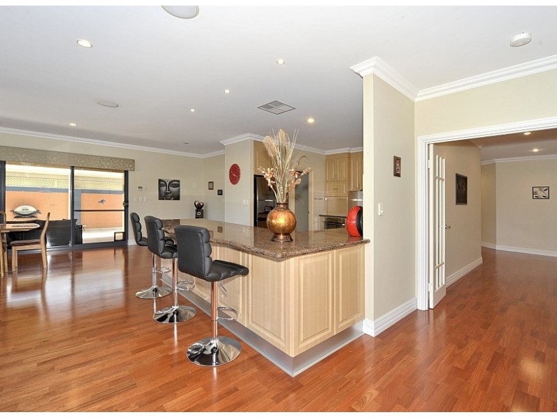 1 Ragamuffin Point, Halls Head WA 6210