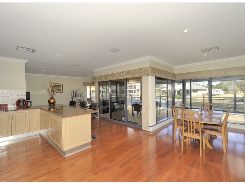1 Ragamuffin Point, Halls Head WA 6210