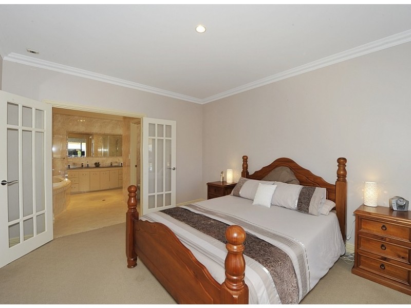 1 Ragamuffin Point, Halls Head WA 6210