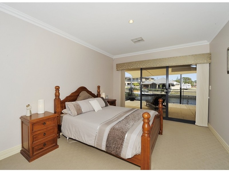 1 Ragamuffin Point, Halls Head WA 6210