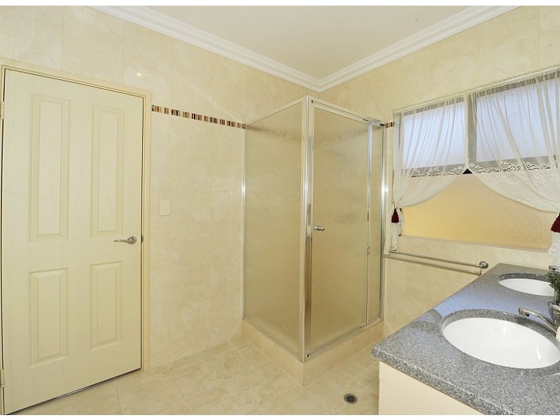 1 Ragamuffin Point, Halls Head WA 6210