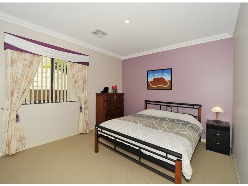 1 Ragamuffin Point, Halls Head WA 6210
