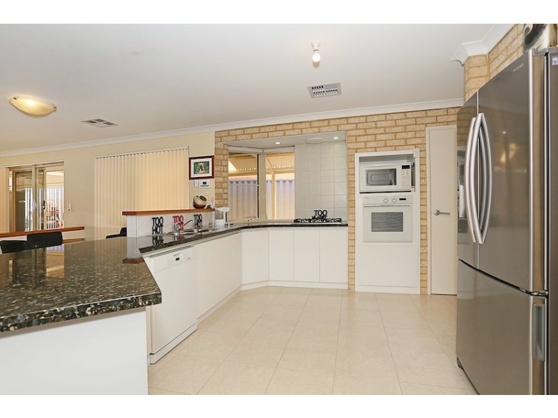 3 Staunton Rise, Halls Head WA 6210