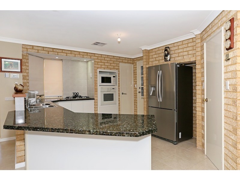 3 Staunton Rise, Halls Head WA 6210