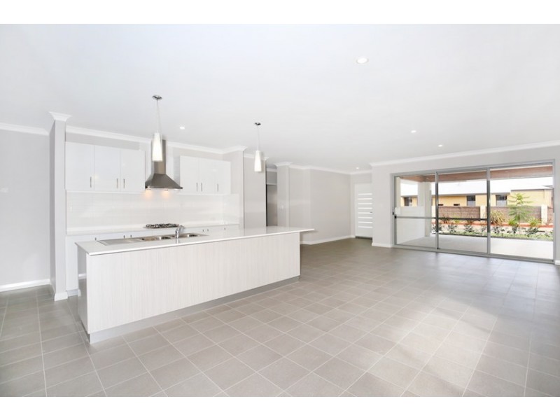 12 Dotterel Drive, Dudley Park WA 6210