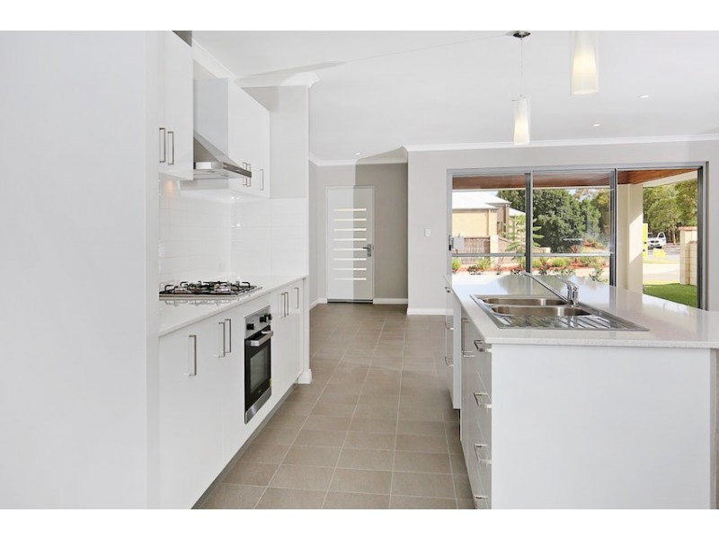 12 Dotterel Drive, Dudley Park WA 6210