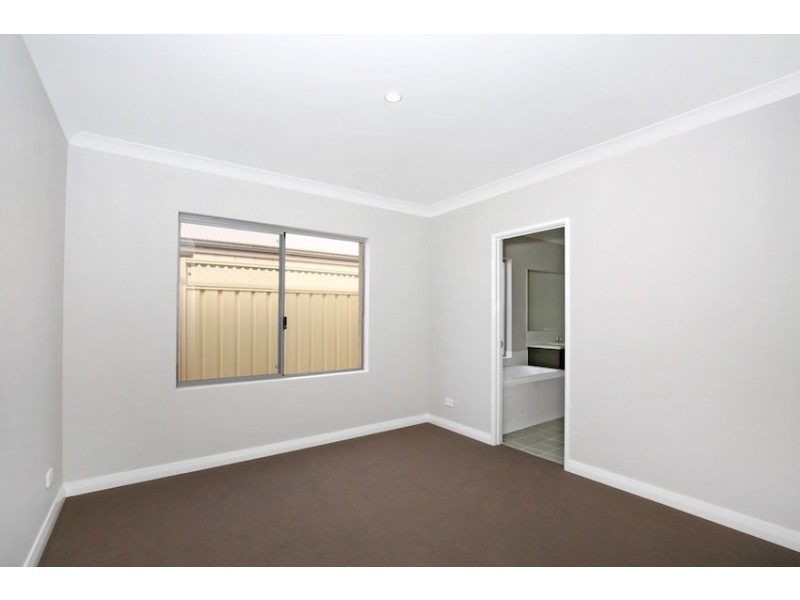 12 Dotterel Drive, Dudley Park WA 6210