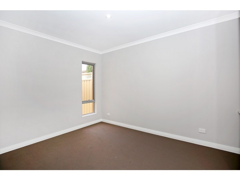 12 Dotterel Drive, Dudley Park WA 6210