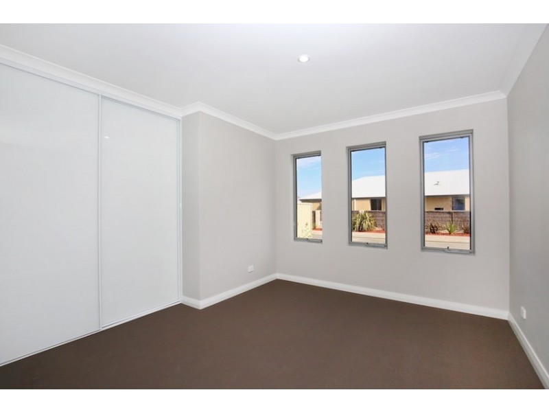 12 Dotterel Drive, Dudley Park WA 6210