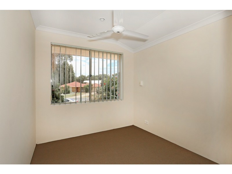 4 Waterville Retreat, Meadow Springs WA 6210