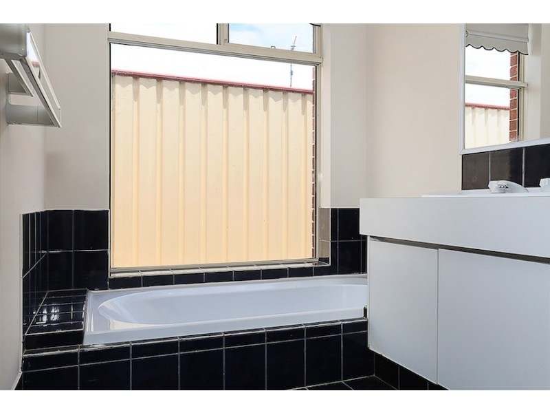 4 Waterville Retreat, Meadow Springs WA 6210