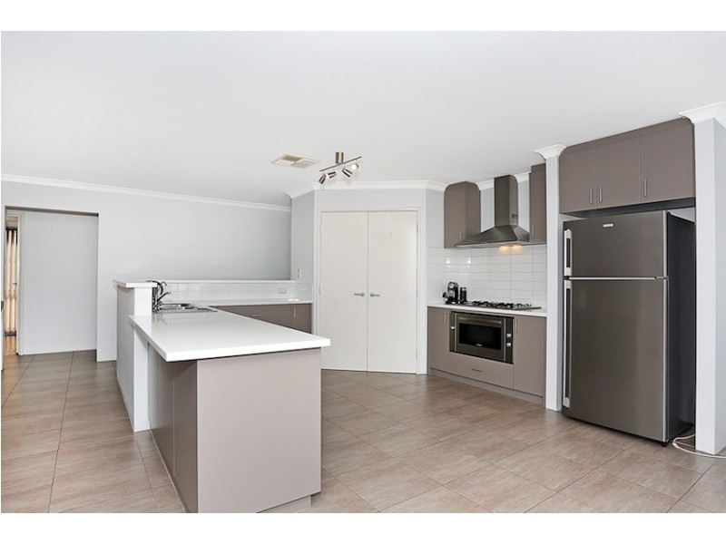 24 Marsdenia Road, Halls Head WA 6210