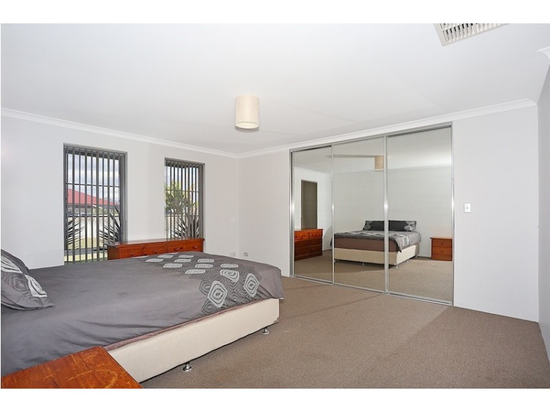 24 Marsdenia Road, Halls Head WA 6210