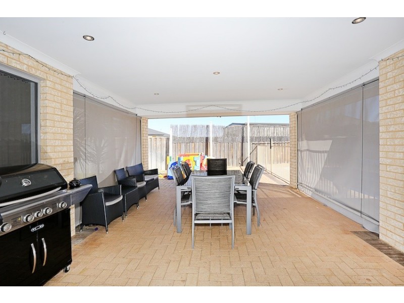 24 Marsdenia Road, Halls Head WA 6210