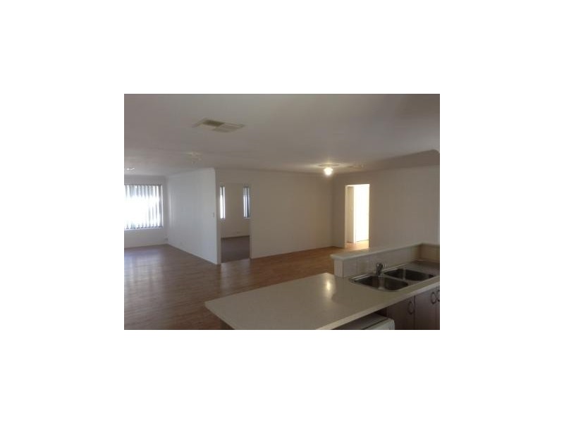 2 Grandmere Parade, Meadow Springs WA 6210