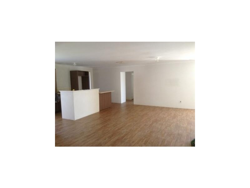 2 Grandmere Parade, Meadow Springs WA 6210