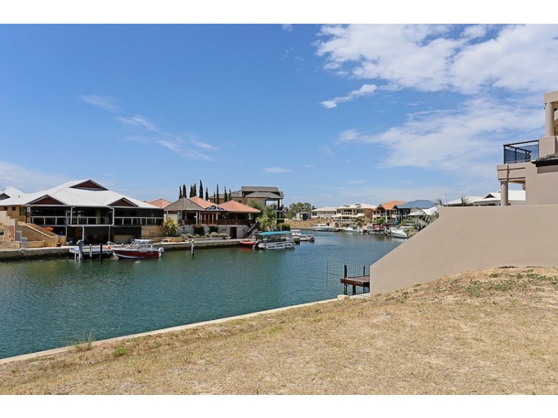 37 Ragamuffin Point, Halls Head WA 6210