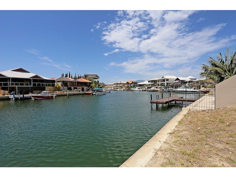 37 Ragamuffin Point, Halls Head WA 6210