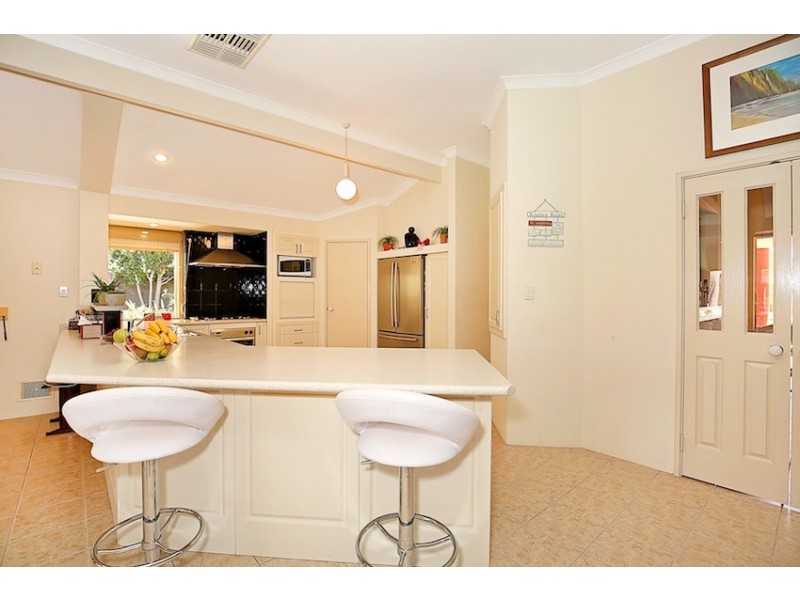 13 Quamby Court, Silver Sands WA 6210