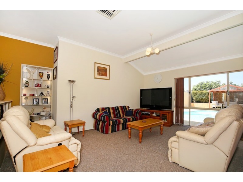 13 Quamby Court, Silver Sands WA 6210