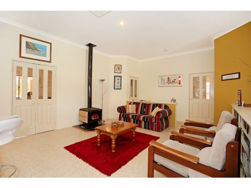 13 Quamby Court, Silver Sands WA 6210