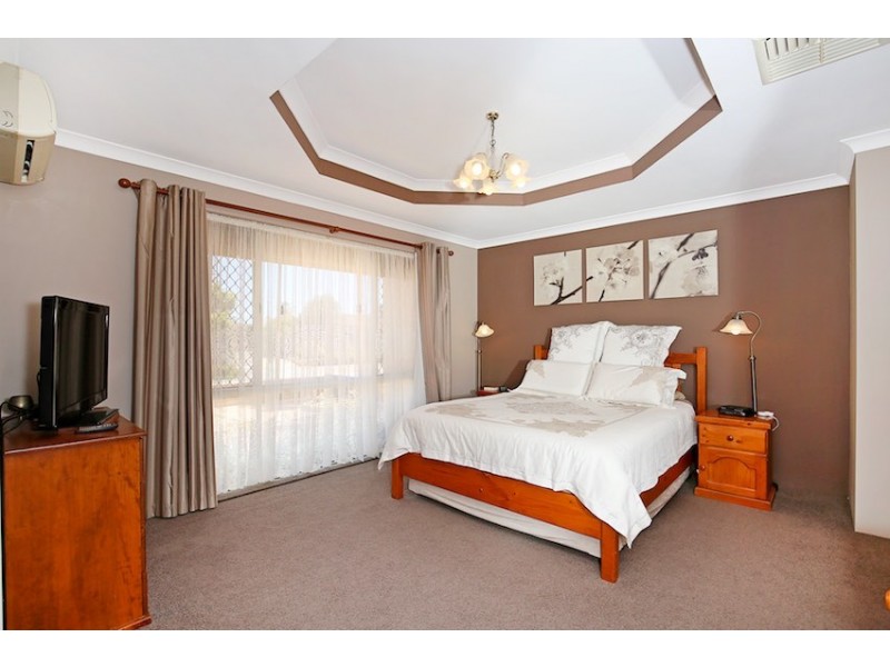 13 Quamby Court, Silver Sands WA 6210