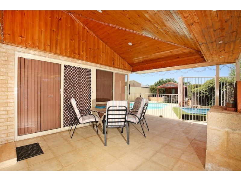 13 Quamby Court, Silver Sands WA 6210