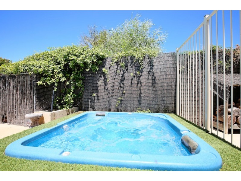 13 Quamby Court, Silver Sands WA 6210