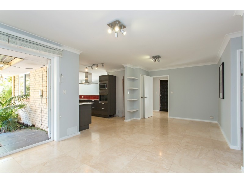 37 Glencoe Parade, Halls Head WA 6210