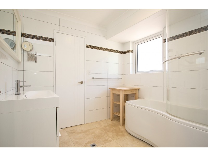 37 Glencoe Parade, Halls Head WA 6210