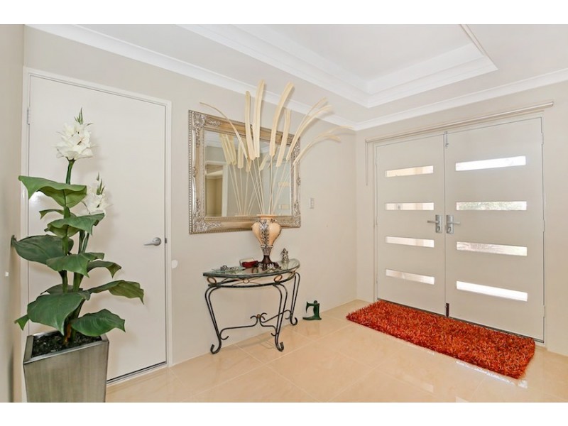 15 Crowsnest Terrace, Wannanup WA 6210
