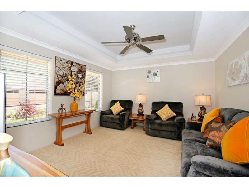 15 Crowsnest Terrace, Wannanup WA 6210