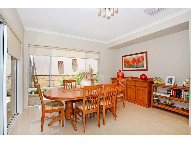 15 Crowsnest Terrace, Wannanup WA 6210