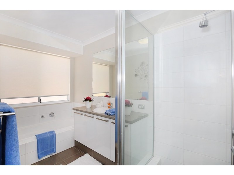 15 Crowsnest Terrace, Wannanup WA 6210