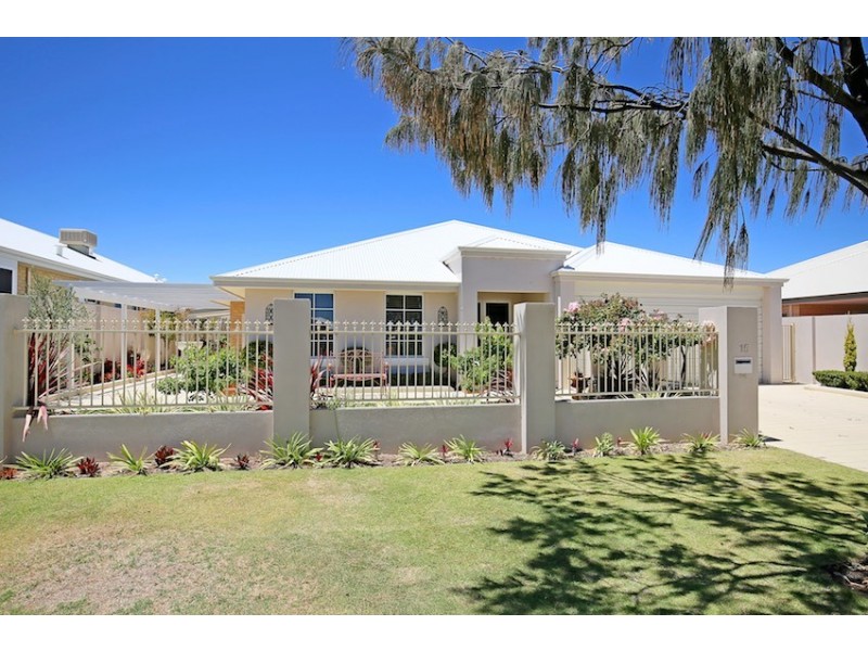 15 Crowsnest Terrace, Wannanup WA 6210