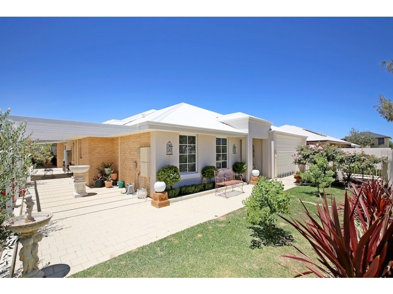 15 Crowsnest Terrace, Wannanup WA 6210