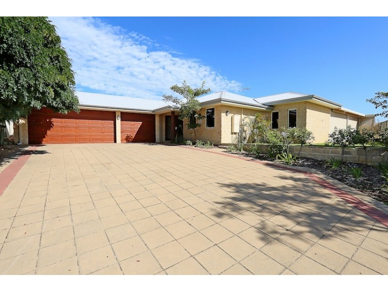 4 Fair Oaks Court, Meadow Springs WA 6210